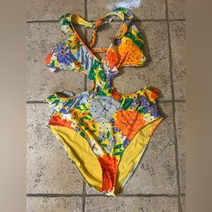 Serie tropical cut out one piece Halter swimsuit size XL NWT